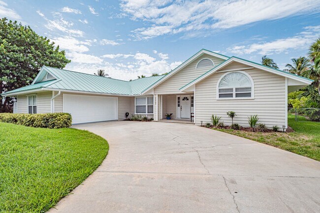 Building Photo - 2225 Silver Sands Ct