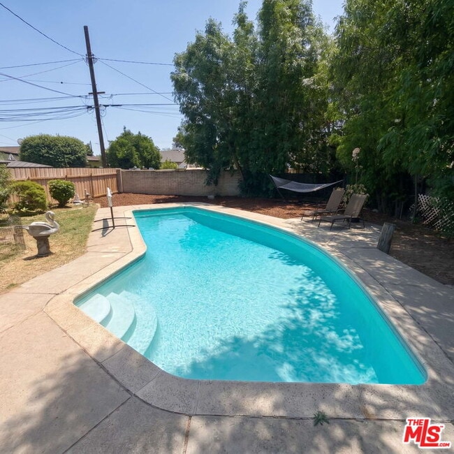 Building Photo - 15544 Romar St