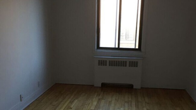 Building Photo - 5555 Beaucourt