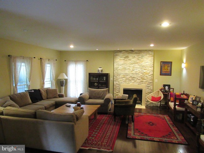 Building Photo - 13342 Regal Crest Dr