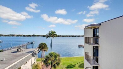 Building Photo - 1202 S Lake Dr