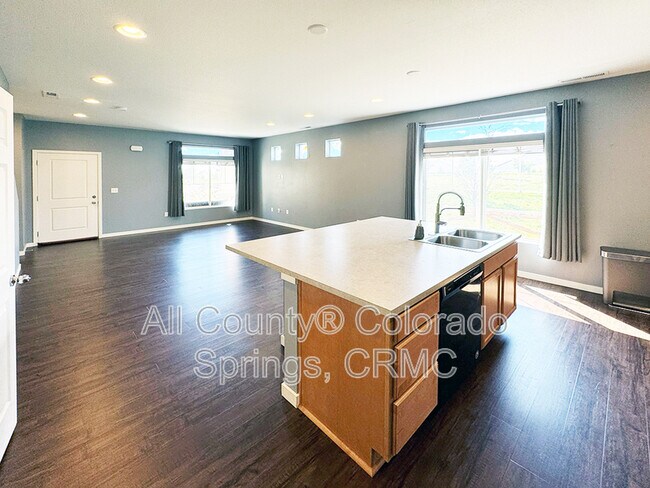 Foto del edificio - 9215 Delgany Point