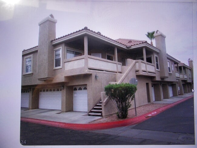 Building Photo - 5125 W Reno Ave