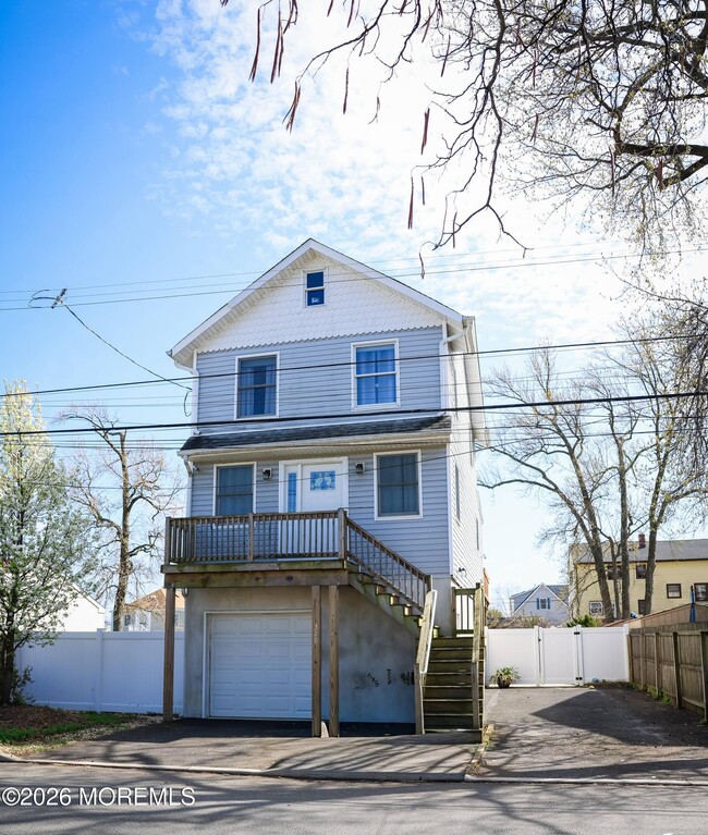 Building Photo - 320 Lorillard Ave