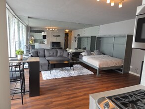 Building Photo - 620 Peachtree St NE