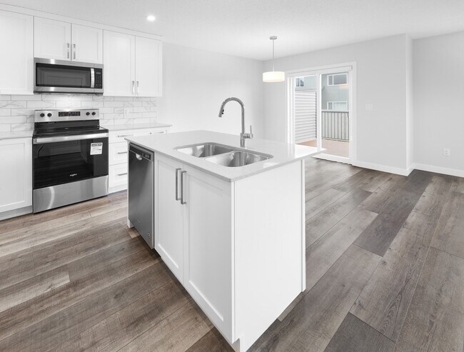 Photo du bâtiment - 1380 Erker Cres NW