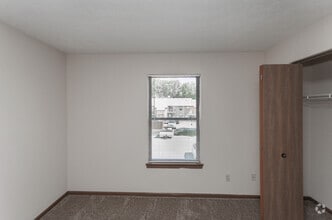 1BR, 1BA - 645 SF - Basswood Apartments