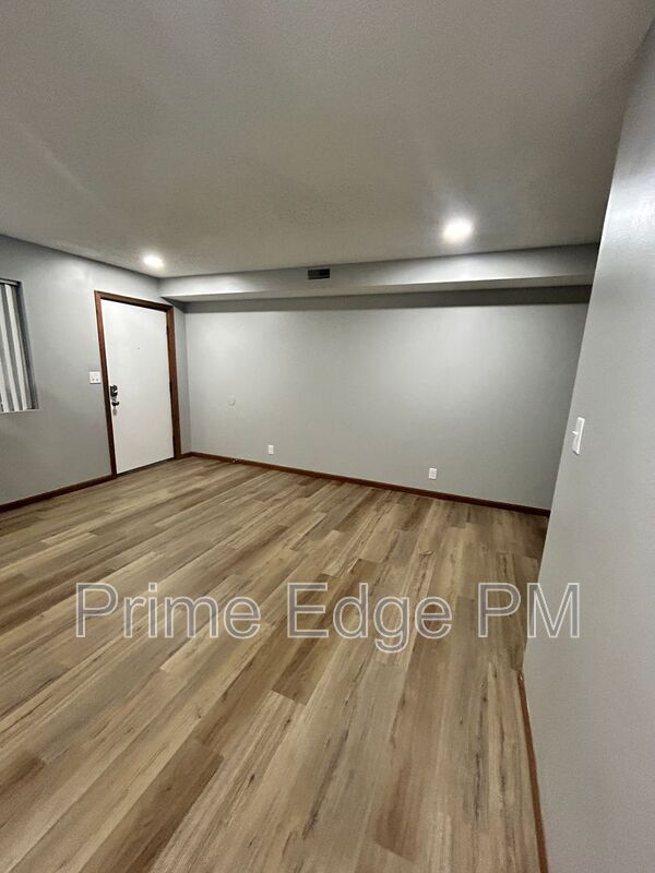 Foto del edificio - 4621 Prescott Ave