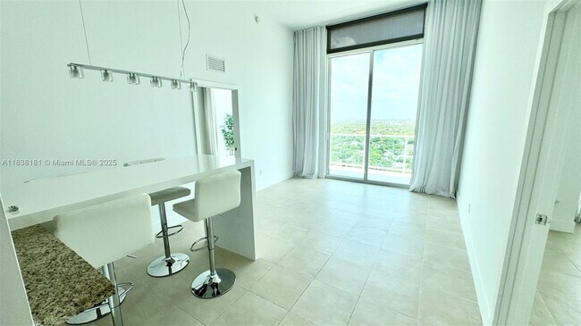 Foto del edificio - 2525 SW 3rd