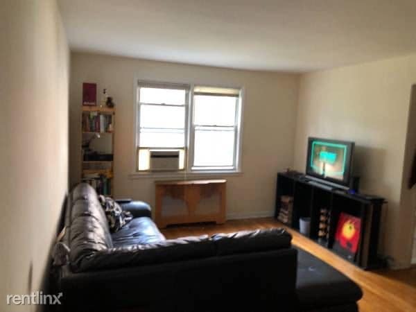 Building Photo - 33 E Grand St