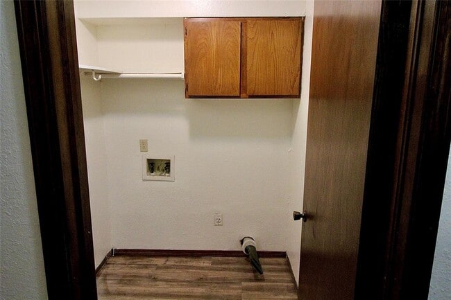 Building Photo - 312 Falcon Ct