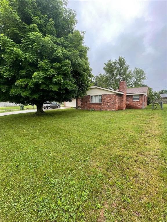Primary Photo - 2404 W Oak St