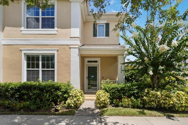 Foto del edificio - Beautiful 4/2.5 Townhome for Rent in Harmo...
