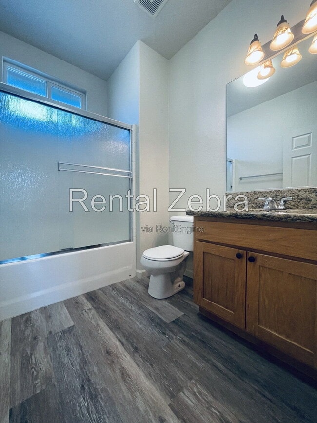 Foto del edificio - 720 W 18th St