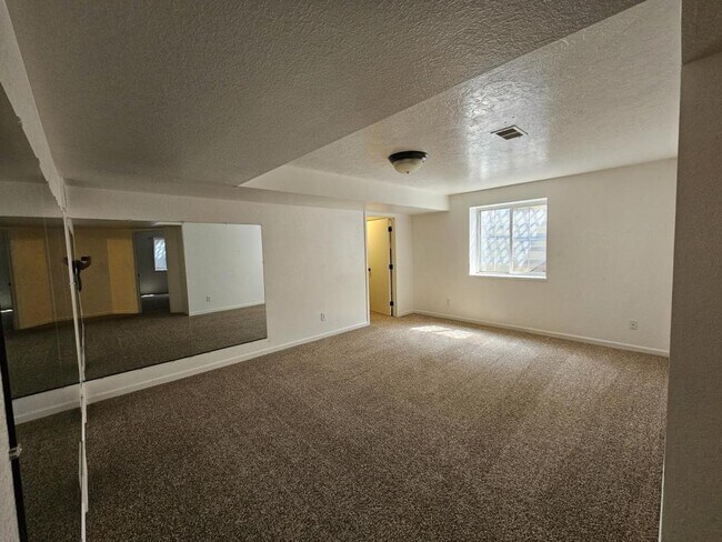Building Photo - 5110 W 6th Street Rd