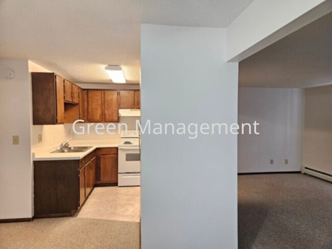 Building Photo - 2 Bedroom Heat Paid with Garage