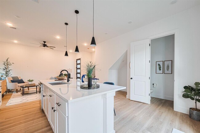 Foto del edificio - 9433 Pembrook St