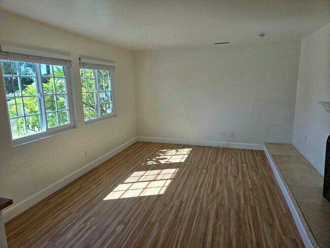 Foto del edificio - 1682 Jasmine St