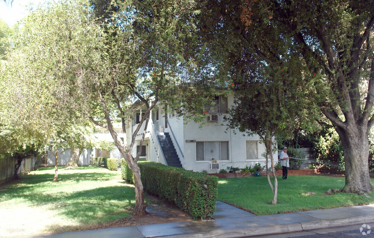 Foto del edificio - 7407-7417 Potomac St