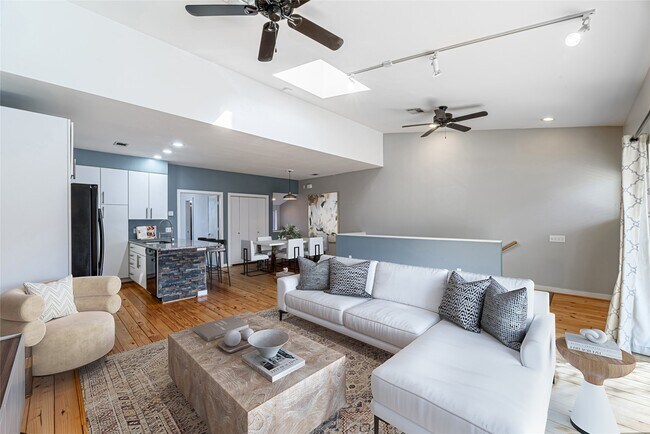 Foto del edificio - 3 N Ennis St