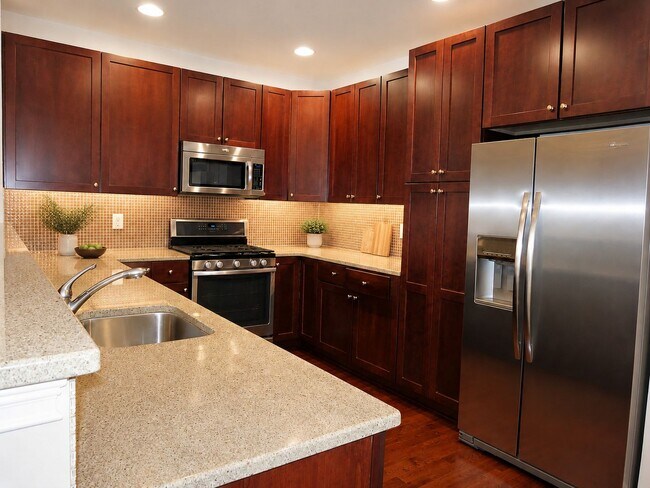 Building Photo - Spacious 2-Bedroom, 2-Bath Condo in Graduate Hospital with Thoughtful Layout