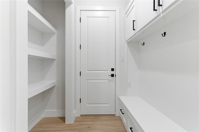 Foto del edificio - 200 Dover Dr