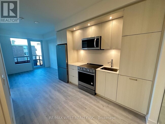 Building Photo - 60 Central Park Roadway