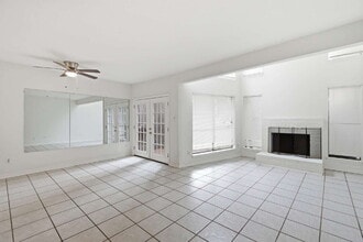 Building Photo - 11217 Briar Forest Dr