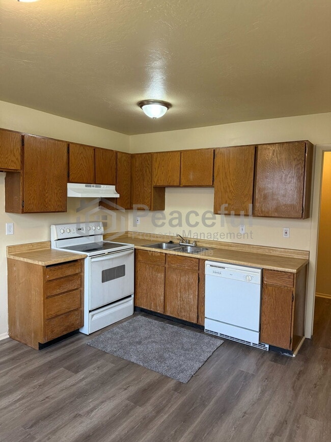 Building Photo - 4693 S Arlington Park Dr