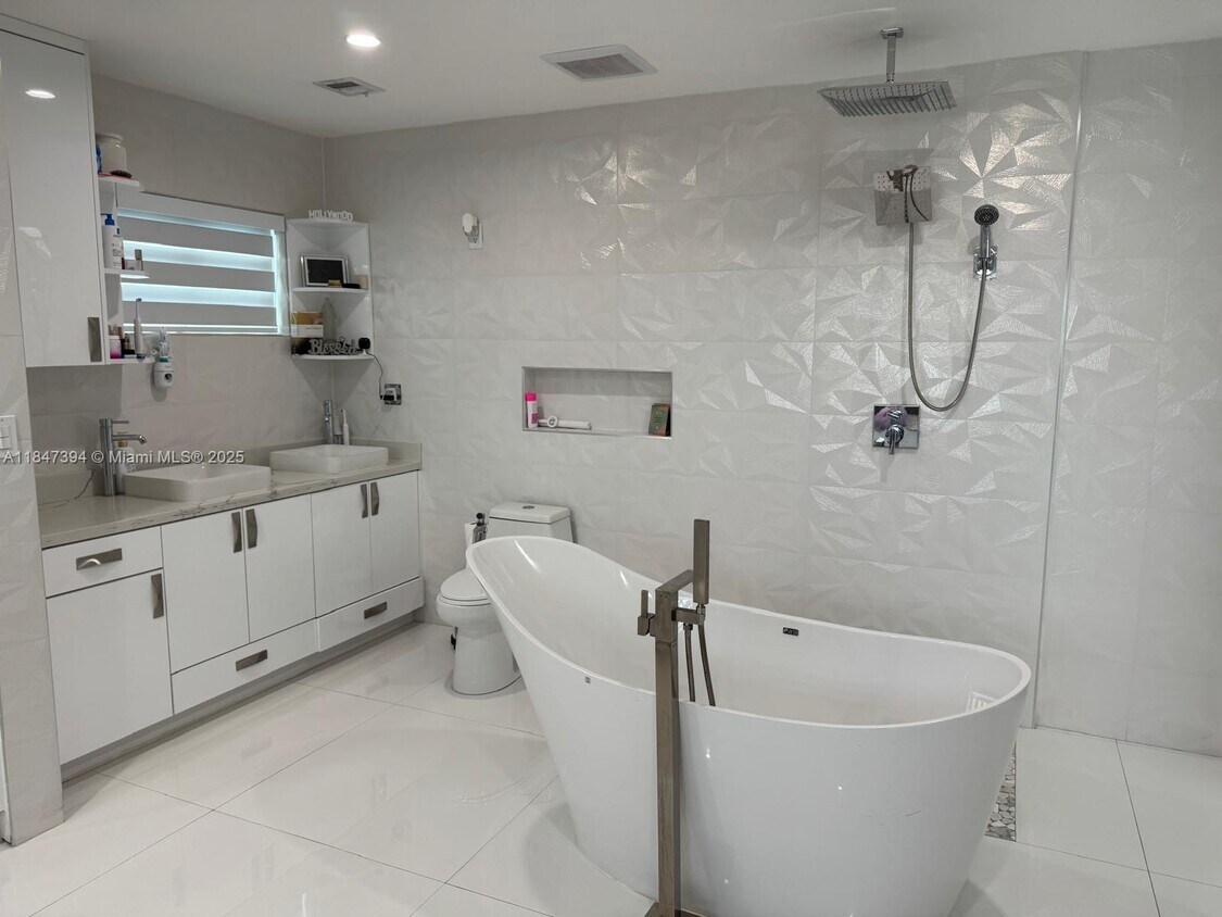 Foto del edificio - 7130 SW 14th St