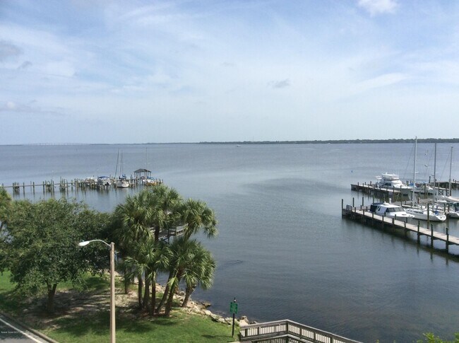 Foto del edificio - 15 Indian River Dr