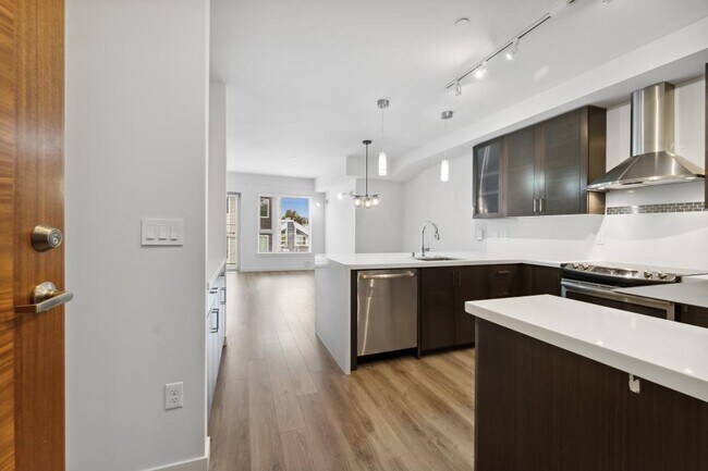 Building Photo - Vik Condos - 1 bedroom