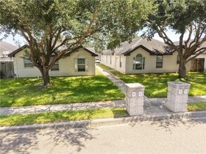 Building Photo - 13 San Carlos Cir W