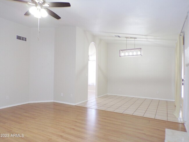 Building Photo - 5056 E Santiago Ct
