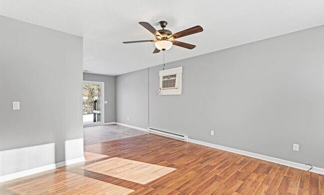 Foto del edificio - 1045 Greenway Dr