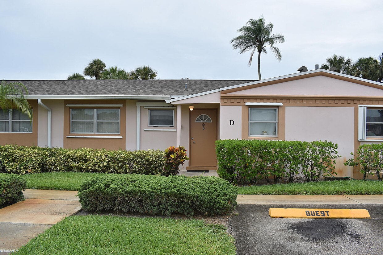 Foto principal - 2523 Dudley Dr W