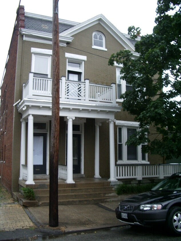 311 Strawberry front porch - 311 Strawberry St