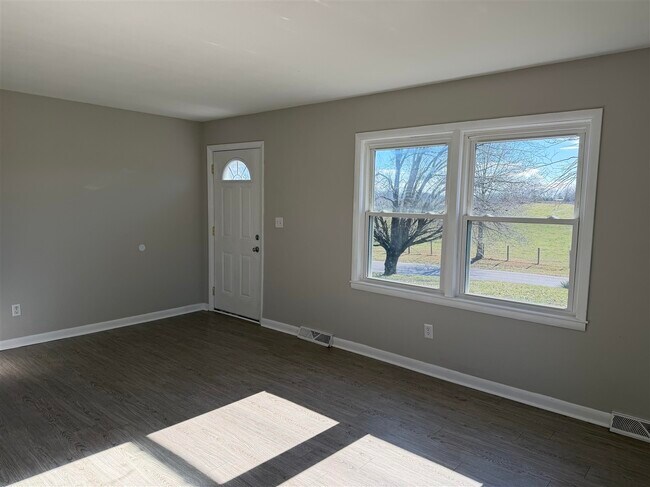 Building Photo - 602 Salmons Blackjack Rd