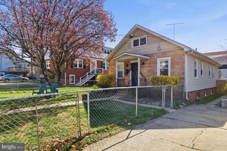 Building Photo - 5114 19th Rd N