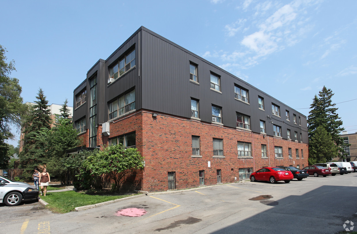 Primary Photo - Davick Court