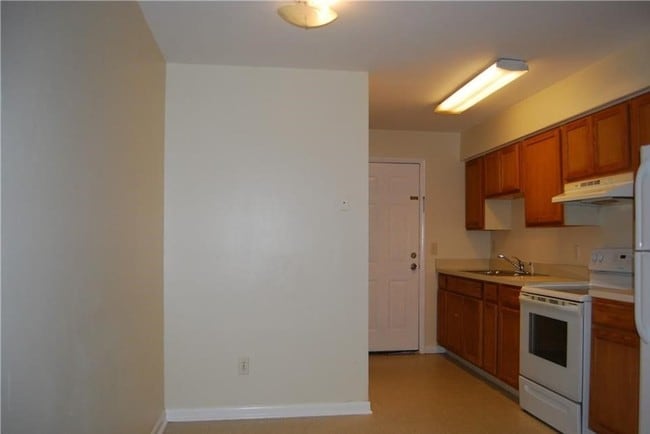 Building Photo - 3115 Maine Ave