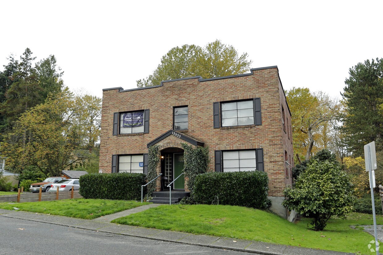 Building Photo - 13533 52nd Ave S