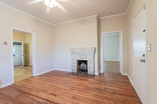 Building Photo - 2 Bedroom 1 Bathroom Home in Dunean. Conve...