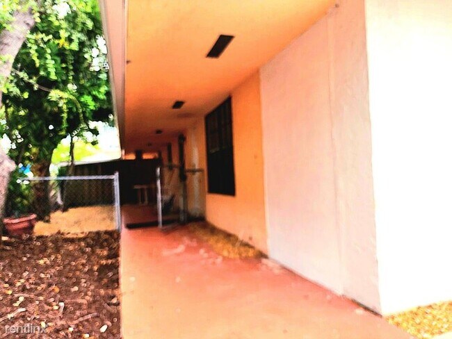 Building Photo - 3 br, 3 bath House - 1514 N Federal Highway 2
