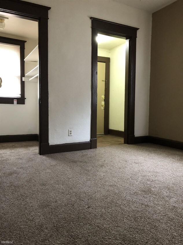 Primary Photo - 2 br, 1 bath Triplex - 413 N Oxford St