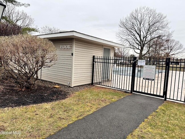Building Photo - 36 Donna Lynn Dr