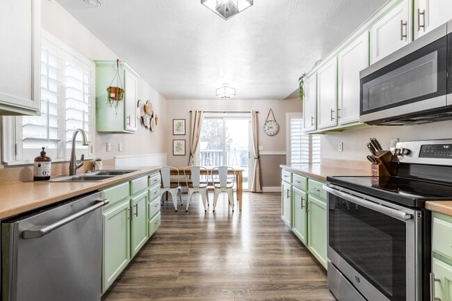 Building Photo - 6002 W Olympiad Ln