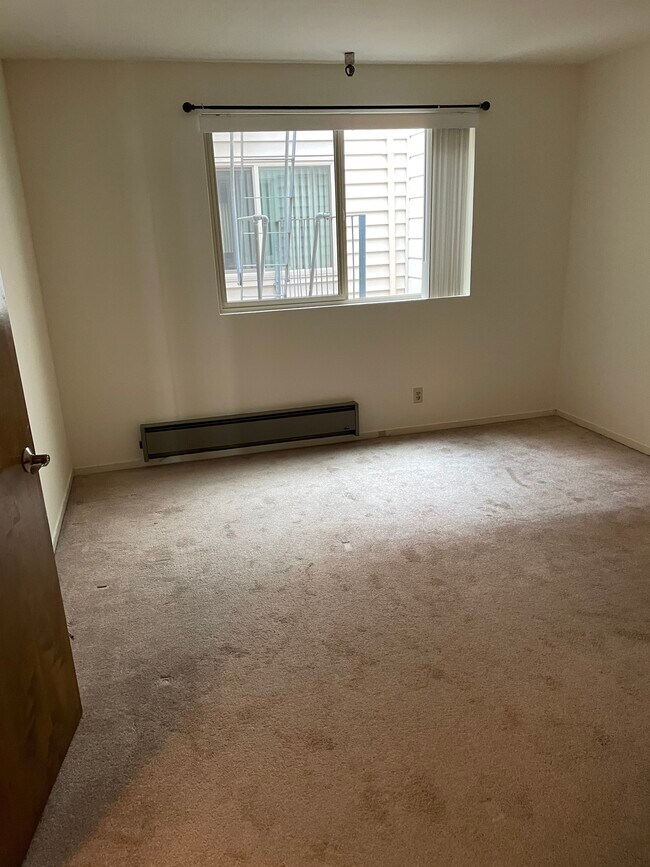 Bedroom 2 - 2460 Chestnut St