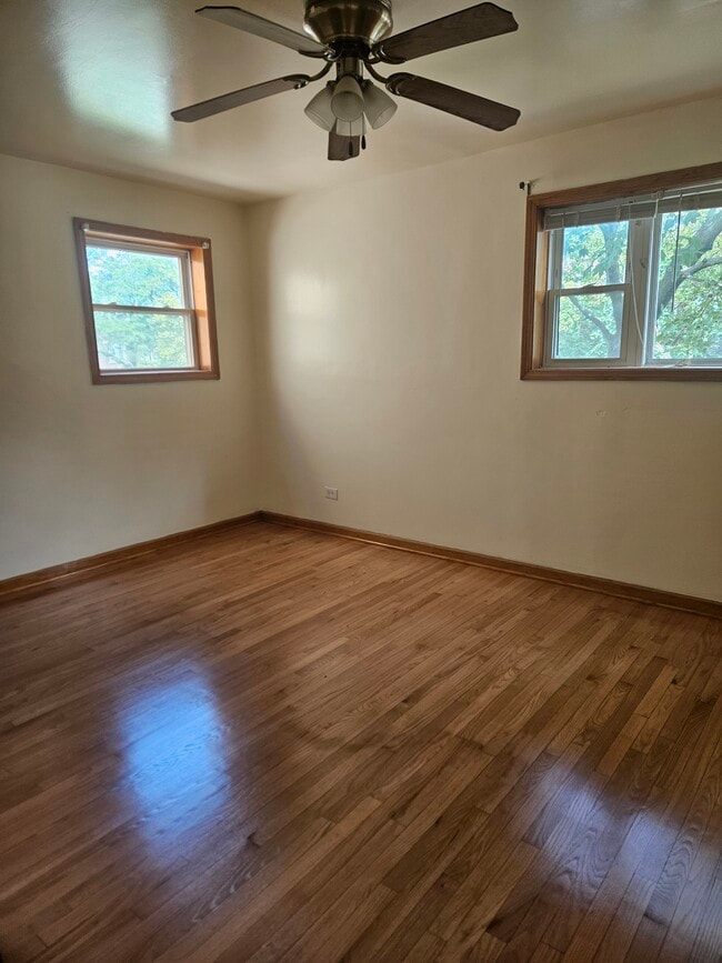 Building Photo - 8642 S Maryland Ave