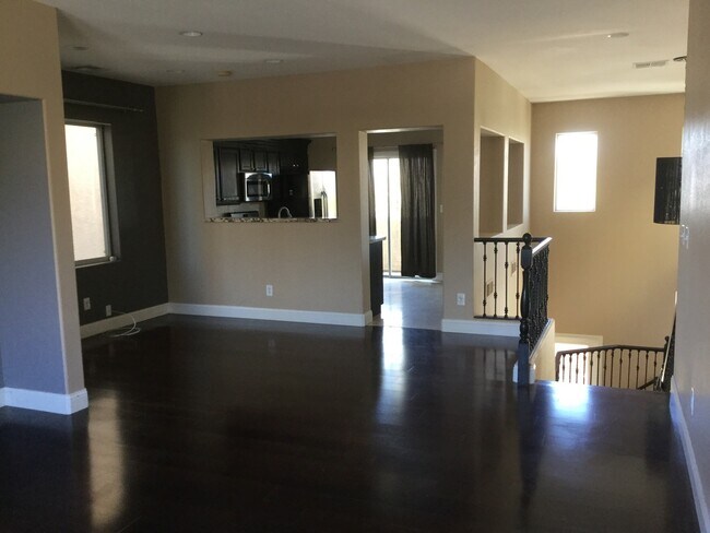 Foto del edificio - GORGEOUS 4BD/3BA IN SILVERADO RANCH